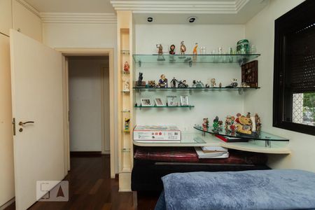 Apartamento para alugar com 260m², 4 quartos e 3 vagasQuarto 2 - Suíte