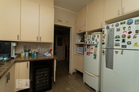 Apartamento para alugar com 260m², 4 quartos e 3 vagasCozinha