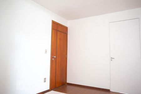Sala de apartamento para alugar com 3 quartos, 48m² em Guará I, Brasília