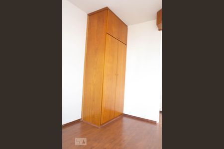 Quarto 1 de apartamento para alugar com 3 quartos, 48m² em Guará I, Brasília