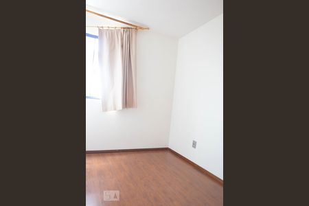 Quarto 1 de apartamento para alugar com 3 quartos, 48m² em Guará I, Brasília