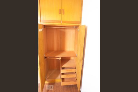 Apartamento para alugar com 64m², 3 quartos e sem vagaQuarto 2 - Detalhe