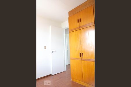 Quarto 2 de apartamento para alugar com 3 quartos, 48m² em Guará I, Brasília