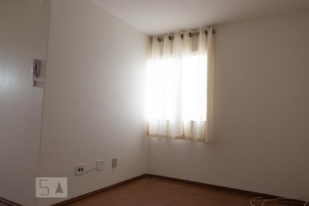 Sala de apartamento para alugar com 3 quartos, 48m² em Guará I, Brasília