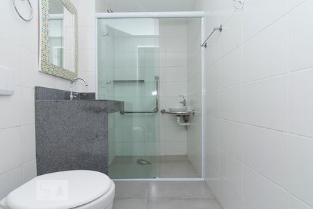 Banheiro de apartamento para alugar com 1 quarto, 31m² em Água Branca, São Paulo