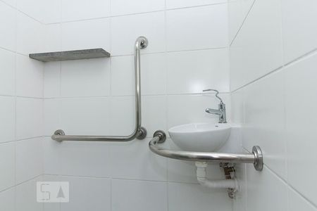 Apartamento para alugar com 31m², 1 quarto e sem vagaDetalhe banheiro