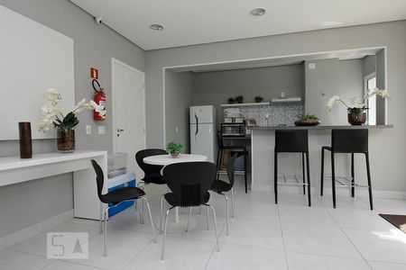Apartamento para alugar com 31m², 1 quarto e sem vagaÁrea comum - Salão de festas