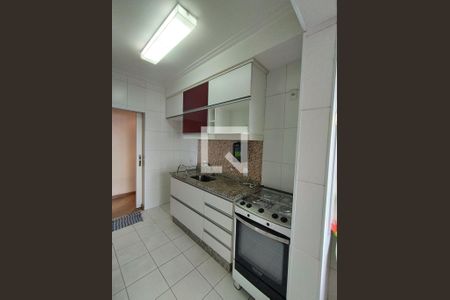 Apartamento à venda com 103m², 3 quartos e 2 vagasCozinha