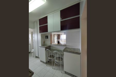 Apartamento à venda com 103m², 3 quartos e 2 vagasCozinha