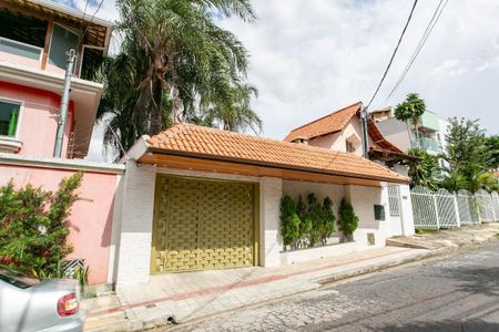 Casa para alugar com 600m², 5 quartos e sem vagaFachada
