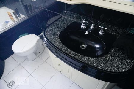 Casa à venda com 400m², 7 quartos e 2 vagasCasa 2 - Banheiro da Suíte