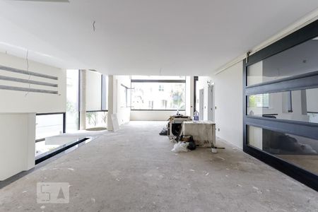 Sala de casa de condomínio à venda com 4 quartos, 480m² em Tucuruvi, São Paulo