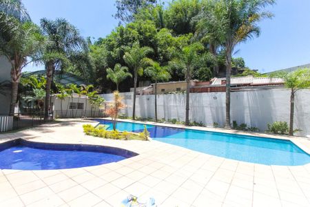 Apartamento à venda com 50m², 2 quartos e 1 vaga Apartamento à venda com 50m², 2 quartos e 1 vagaÁrea comum - Piscina