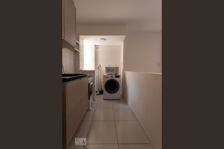 Apartamento para alugar com 47m², 2 quartos e 1 vaga Apartamento para alugar com 47m², 2 quartos e 1 vagaCozinha e Área de Serviço