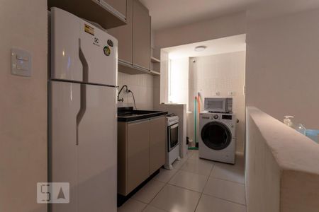 Apartamento para alugar com 47m², 2 quartos e 1 vaga Apartamento para alugar com 47m², 2 quartos e 1 vagaCozinha e Área de Serviço