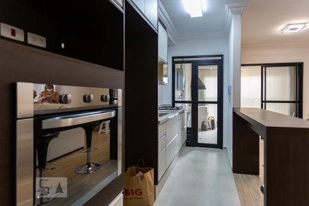 Cozinha de apartamento à venda com 2 quartos, 62m² em Continental, Osasco