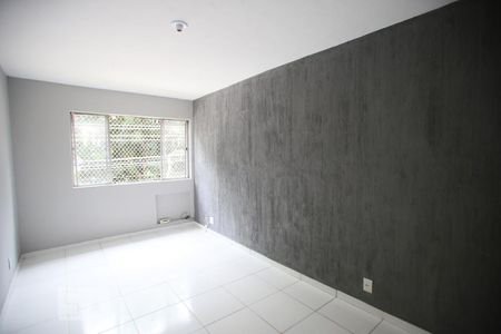 Sala de Apartamento com 1 quarto, 50m² Pechincha
