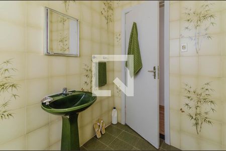 Casa à venda com 270m², 3 quartos e 2 vagas Casa à venda com 270m², 3 quartos e 2 vagasBanheiro