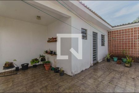 Casa à venda com 270m², 3 quartos e 2 vagas Casa à venda com 270m², 3 quartos e 2 vagasQuintal