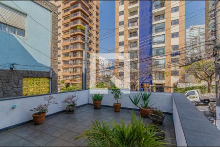 Casa à venda com 270m², 3 quartos e 2 vagas Casa à venda com 270m², 3 quartos e 2 vagasTerraço