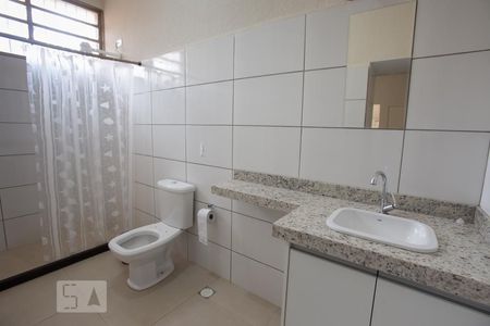 Banheiro de kitnet/studio para alugar com 1 quarto, 55m² em Jardim Mosteiro, Ribeirão Preto