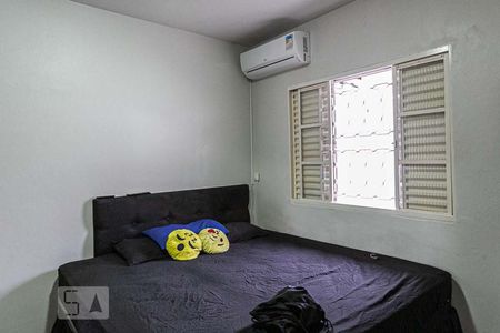 Quarto 1 de casa à venda com 2 quartos, 90m² em Vila Jardim, Porto Alegre