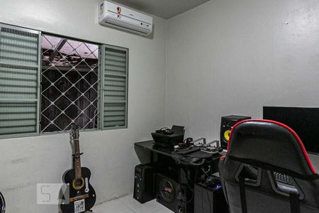 Casa à venda com 90m², 2 quartos e 2 vagasQuarto 2