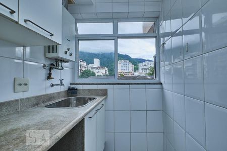 Apartamento à venda com 81m², 3 quartos e 1 vagaÁrea de Serviço