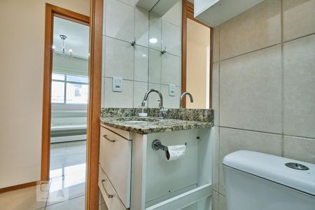 Apartamento à venda com 81m², 3 quartos e 1 vagaBanheiro Social