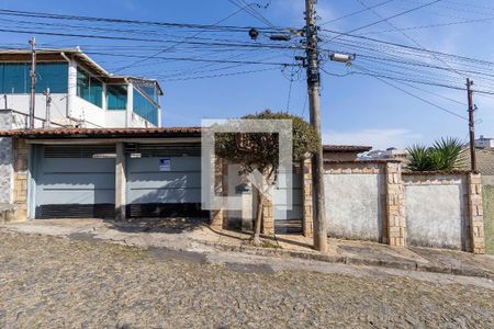 Fachada de casa à venda com 4 quartos, 300m² em Santa Amélia, Belo Horizonte