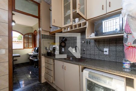 Cozinha de casa à venda com 4 quartos, 300m² em Santa Amélia, Belo Horizonte