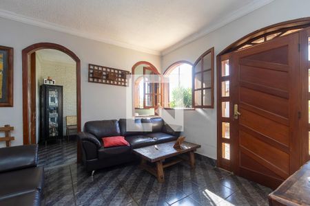 Sala de casa à venda com 4 quartos, 300m² em Santa Amélia, Belo Horizonte