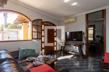 Sala de casa à venda com 4 quartos, 300m² em Santa Amélia, Belo Horizonte