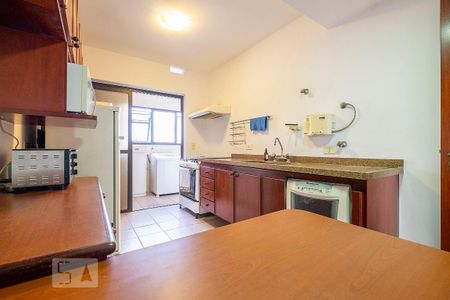 Cozinha de apartamento para alugar com 3 quartos, 110m² em Pinheiros, São Paulo