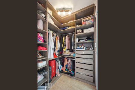 Apartamento à venda com 160m², 4 quartos e 3 vagasCloset da suíte 02