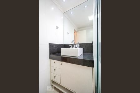 Apartamento à venda com 160m², 4 quartos e 3 vagasBanheiro da suíte 01