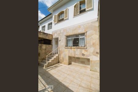 Casa para alugar com 110m², 3 quartos e 1 vaga Casa para alugar com 110m², 3 quartos e 1 vagaFachada