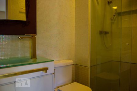 Banheiro de kitnet/studio para alugar com 1 quarto, 50m² em Bela Vista, São Paulo