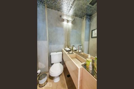 Apartamento à venda com 260m², 4 quartos e 5 vagas Apartamento à venda com 260m², 4 quartos e 5 vagasLavabo