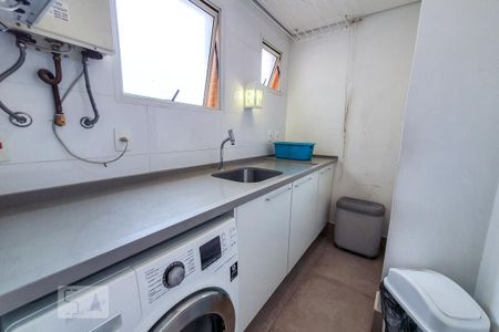 Apartamento à venda com 260m², 4 quartos e 5 vagas Apartamento à venda com 260m², 4 quartos e 5 vagasÁrea de Serviço