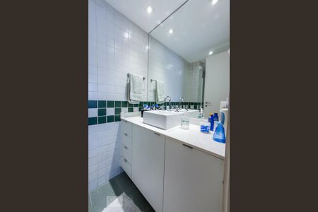 Apartamento à venda com 260m², 4 quartos e 5 vagas Apartamento à venda com 260m², 4 quartos e 5 vagasBanheiro do Quarto 1