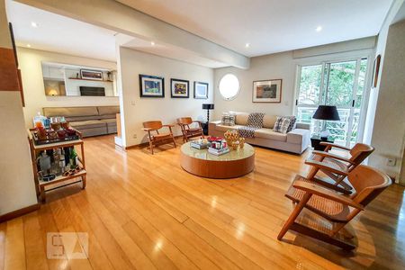 Apartamento à venda com 260m², 4 quartos e 5 vagas Apartamento à venda com 260m², 4 quartos e 5 vagasSala