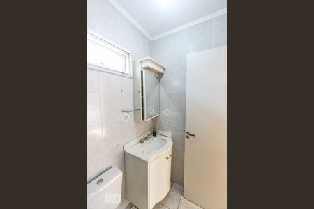 Banheiro do Quarto 1 de casa à venda com 3 quartos, 157m² em Vila Nova, Porto Alegre