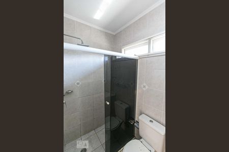 Banheiro do Quarto 1 de casa à venda com 3 quartos, 157m² em Vila Nova, Porto Alegre
