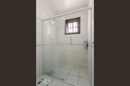 Banheiro da Suíte de casa para alugar com 3 quartos, 280m² em São João, Porto Alegre
