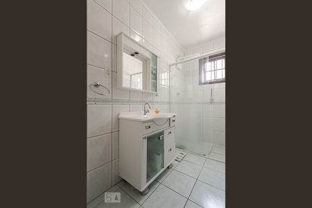 Banheiro da Suíte de casa à venda com 3 quartos, 280m² em São João, Porto Alegre
