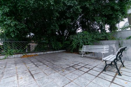 Casa à venda com 320m², 4 quartos e 3 vagas Casa à venda com 320m², 4 quartos e 3 vagasQuintal