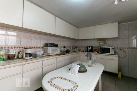 Casa à venda com 320m², 4 quartos e 3 vagas Casa à venda com 320m², 4 quartos e 3 vagasCozinha