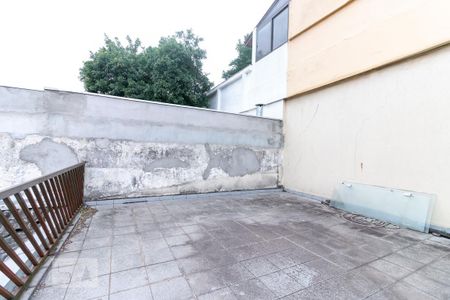 Casa à venda com 320m², 4 quartos e 3 vagas Casa à venda com 320m², 4 quartos e 3 vagasQuintal
