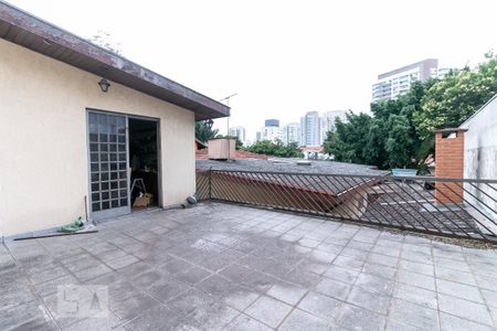Casa à venda com 320m², 4 quartos e 3 vagas Casa à venda com 320m², 4 quartos e 3 vagasQuintal